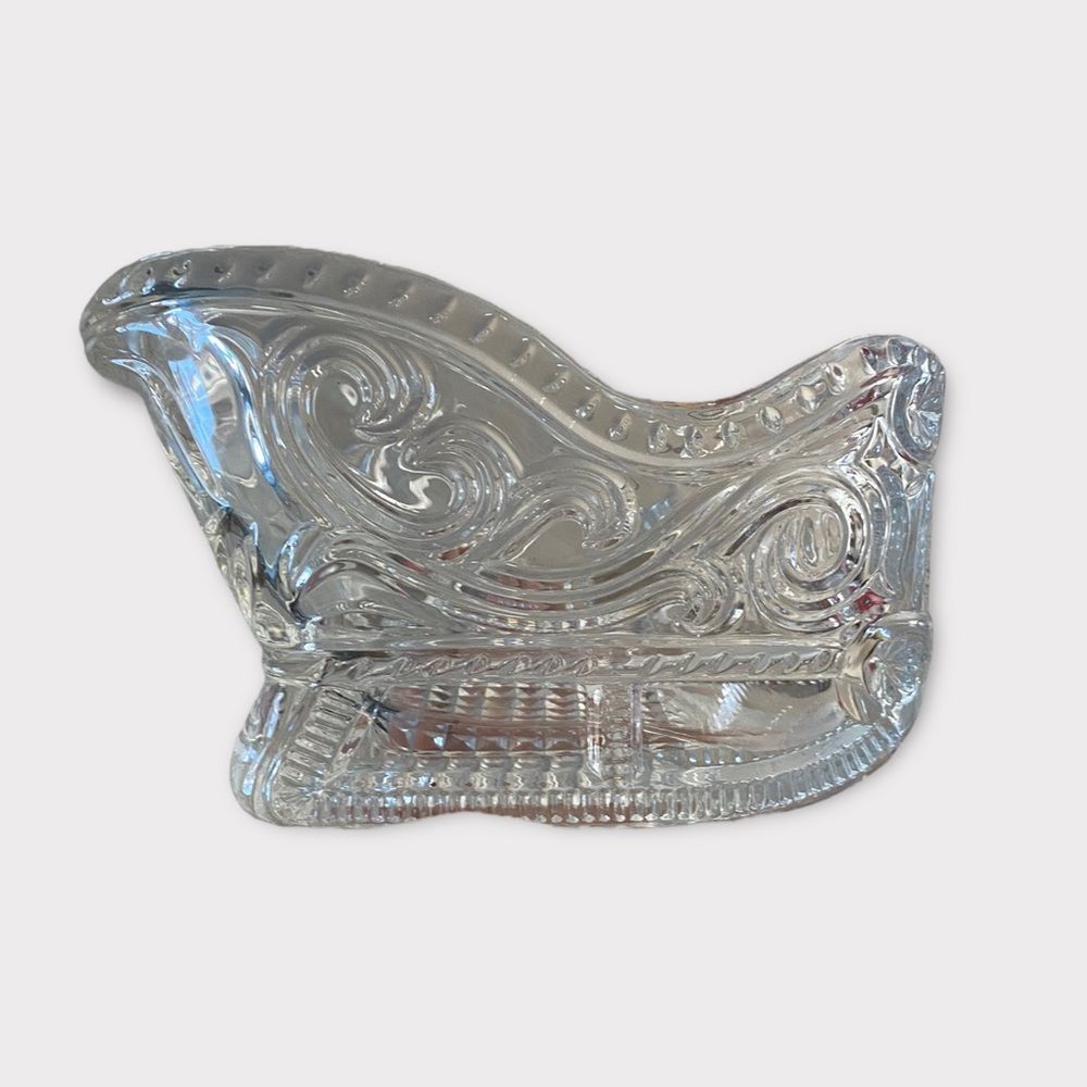 VINTAGE/COLLECTIBLE Avon Glass Santa Sleigh Christmas candy dish